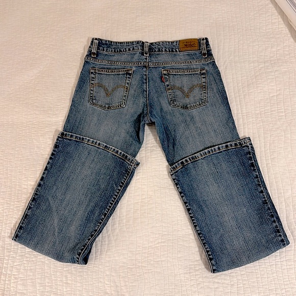 LEVI’s 537 low Flare jeans, EUC, size 4m, inseam 30” - Picture 2 of 3